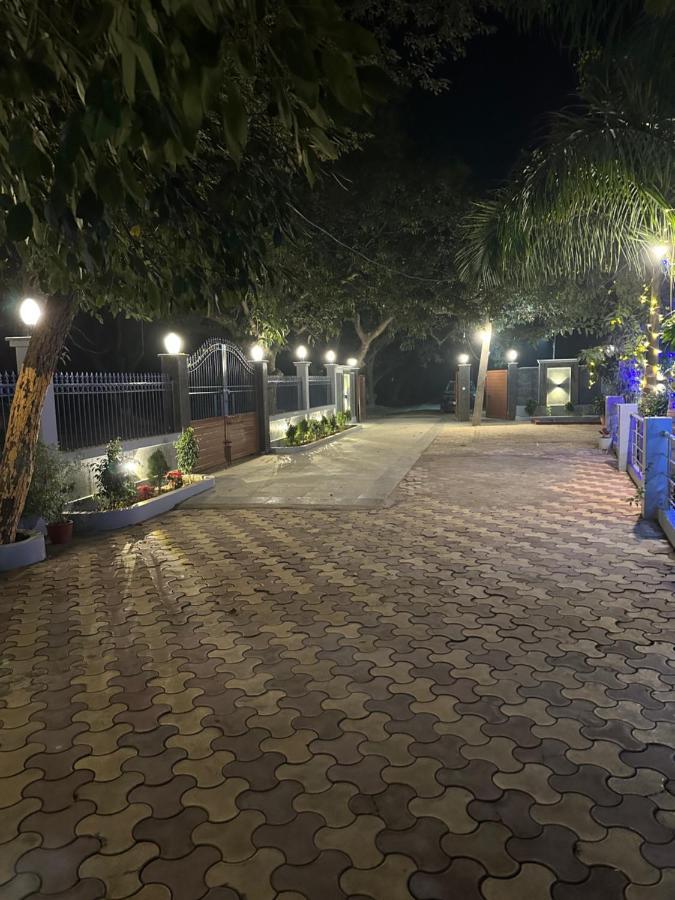 Kaashi Flora Villa Varanasi Eksteriør billede