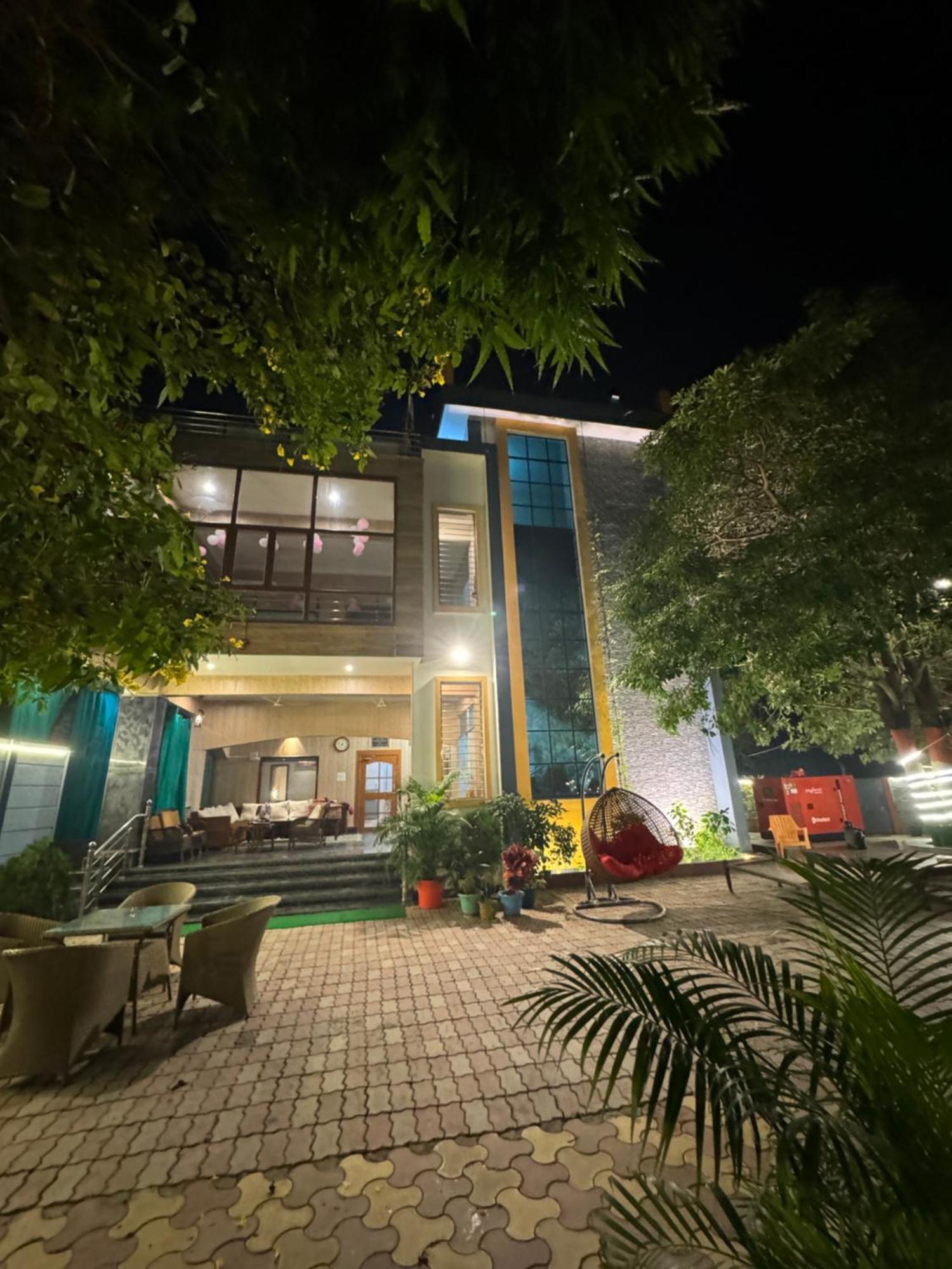 Kaashi Flora Villa Varanasi Eksteriør billede
